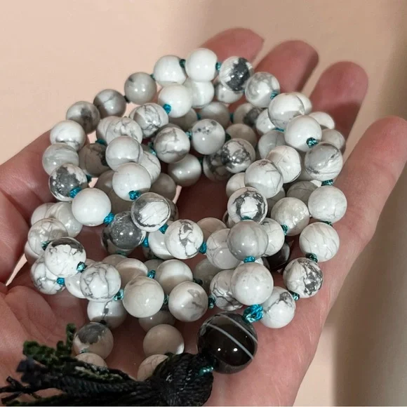 Vintage Y2K Boho Southwestern white howlite banded agate Long Mala Bead Necklace - Picture 14 of 16